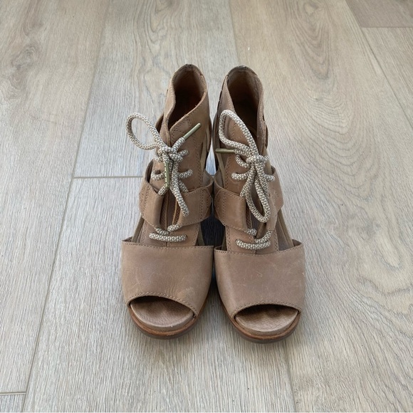 Sorel Joanie II Tan Wedge Leather Lace Up Size 8.5 - Picture 2 of 6